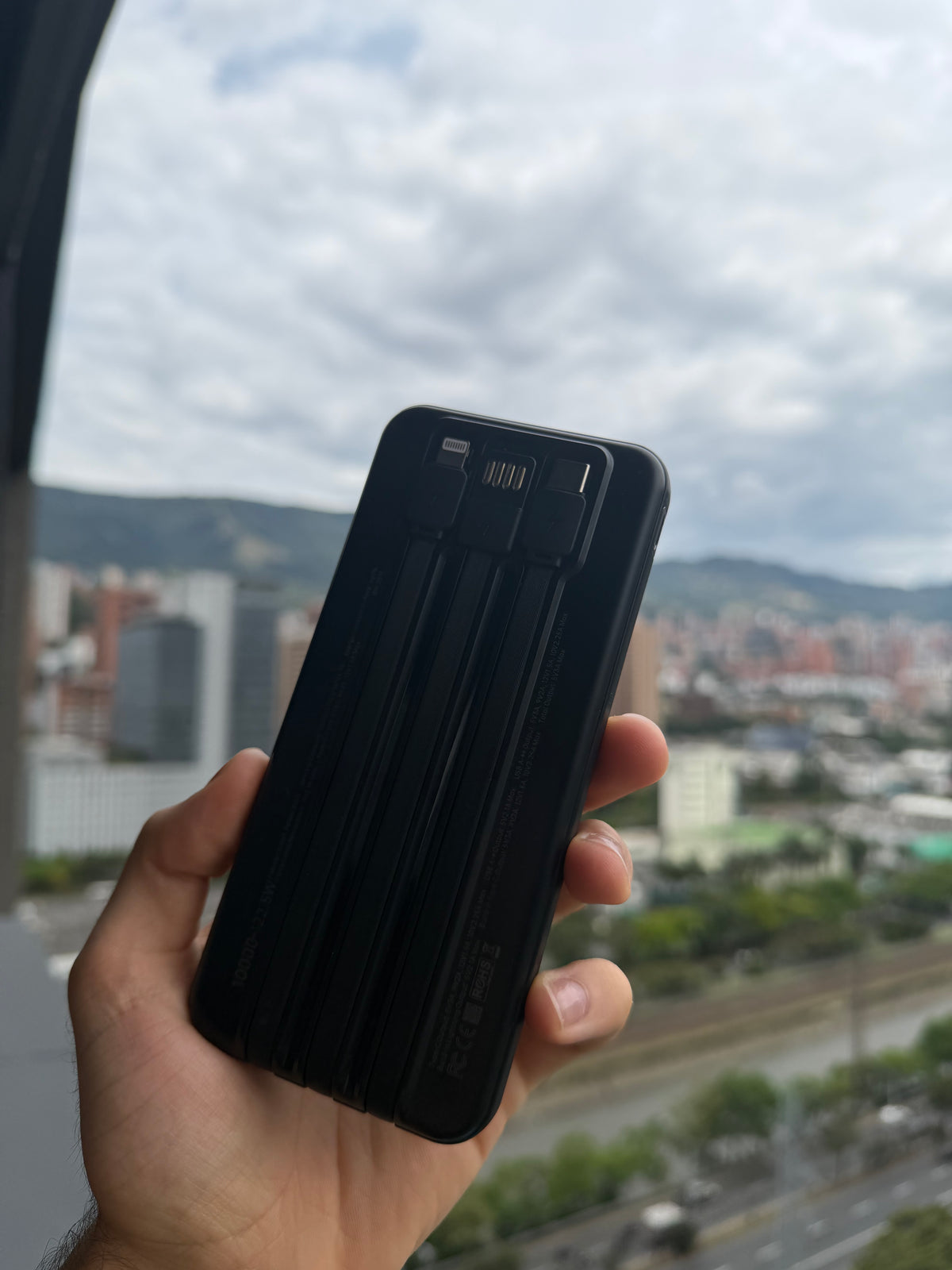 Power Bank con Cables Integrados y Carga Optima – VOLTY Charge
